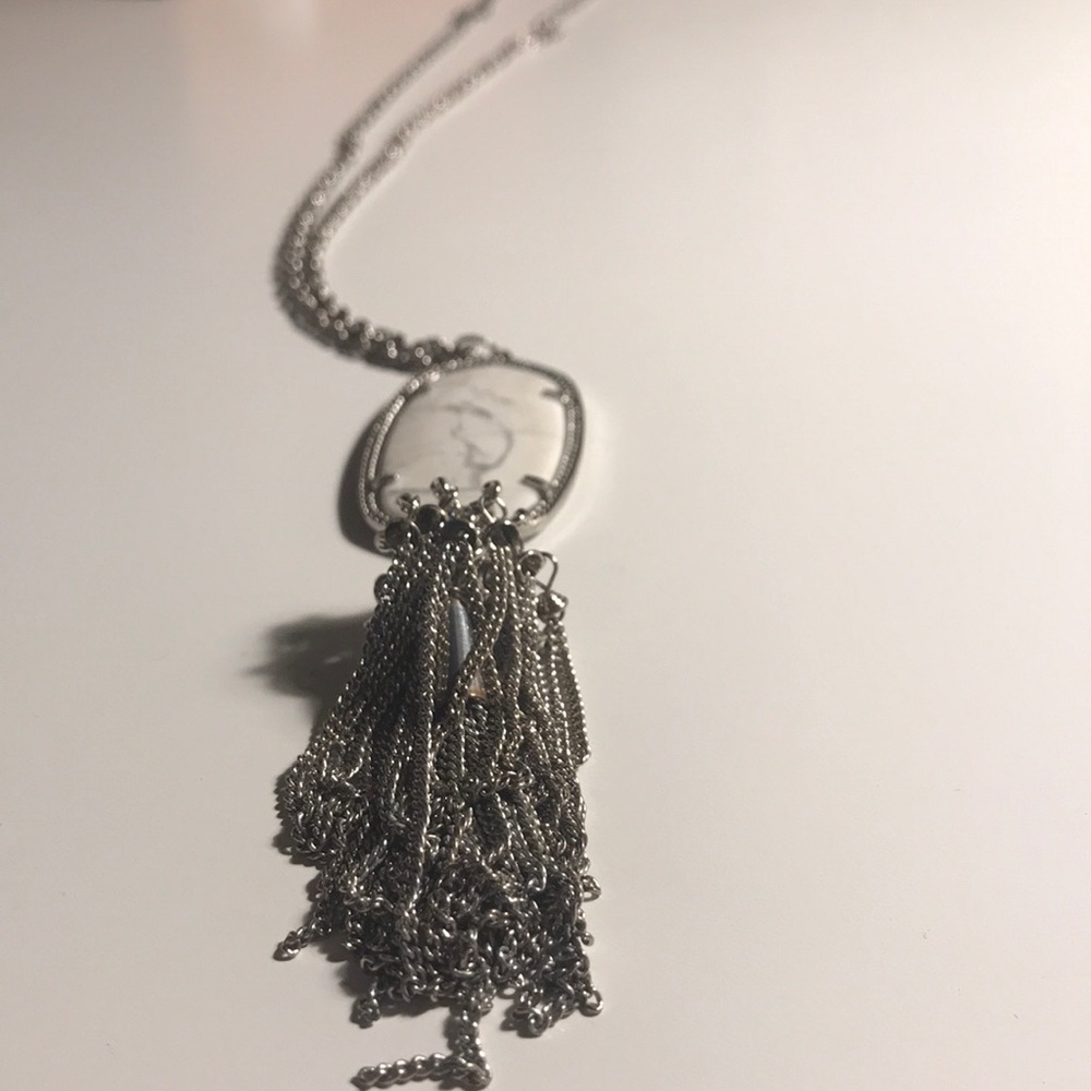 Kendra Scott necklace
